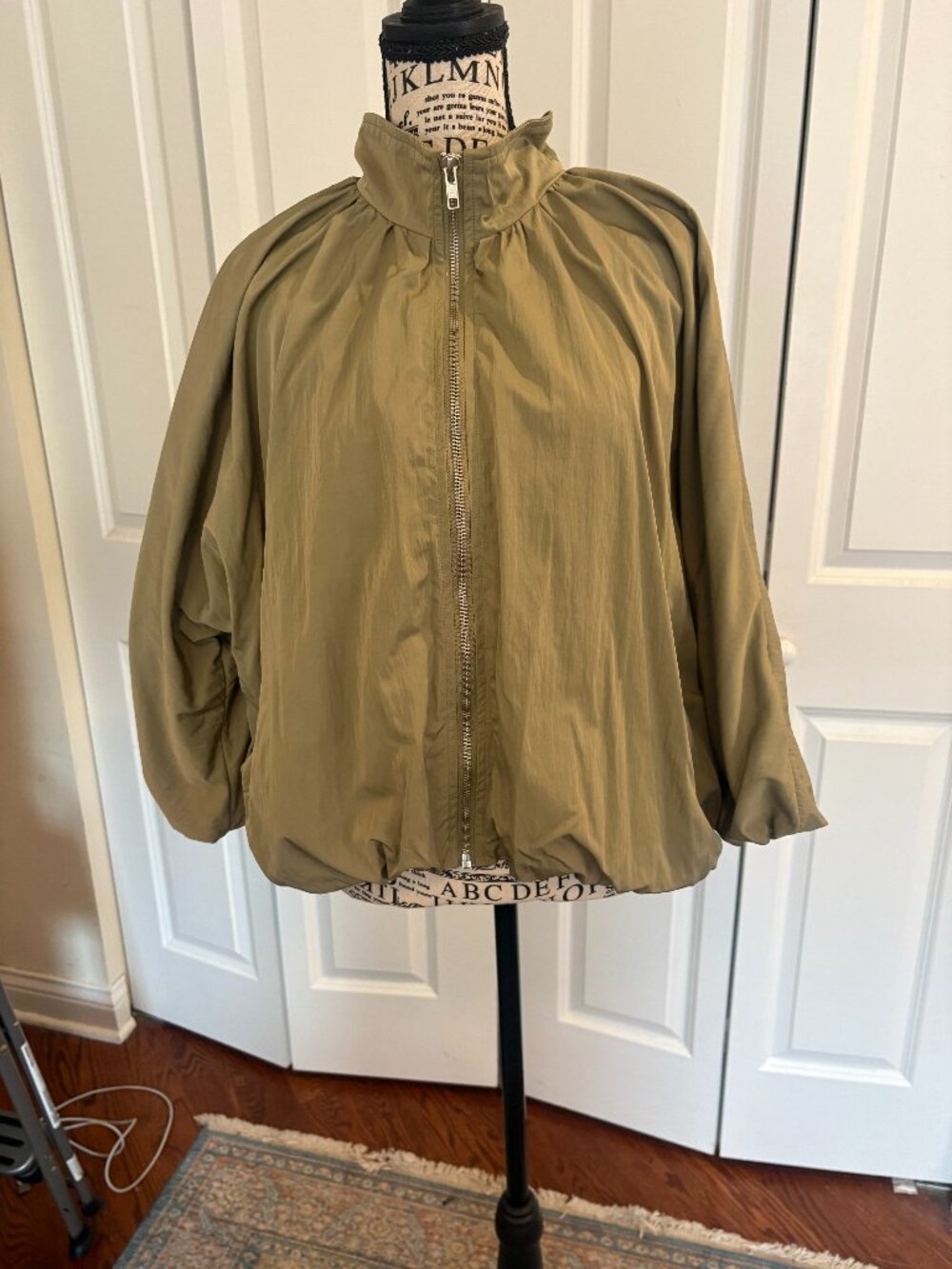 Antropologie khaki/olive green nylon bubble jacket in size s